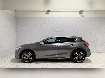 Used Infiniti Q30 2017 for sale - 79861523: Photo