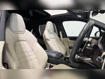 Used Porsche Cayenne 2023 for sale - 79861505: Photo