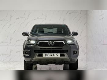 Used Toyota Hilux 2023 for sale - 79861502: Photo