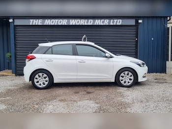 Used Hyundai i20 2016 for sale - 76174109: Photo