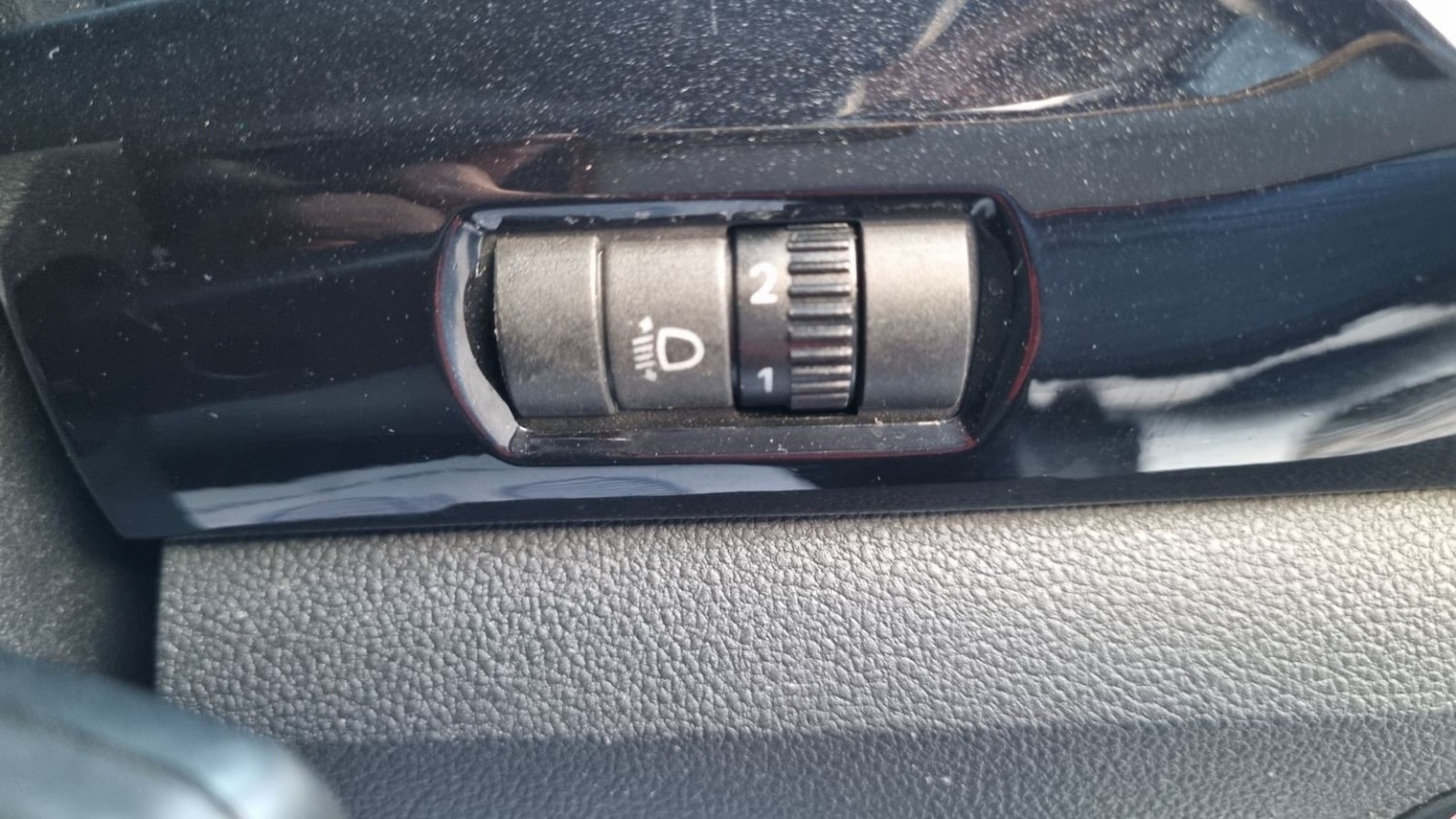 Used Volkswagen up! 2015 for sale - 76174110: Photo 24