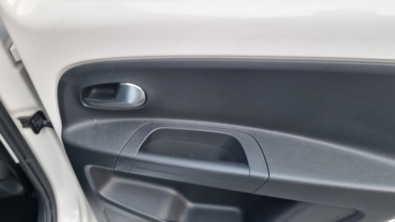 Used Volkswagen up! 2015 for sale - 76174110: Photo 53