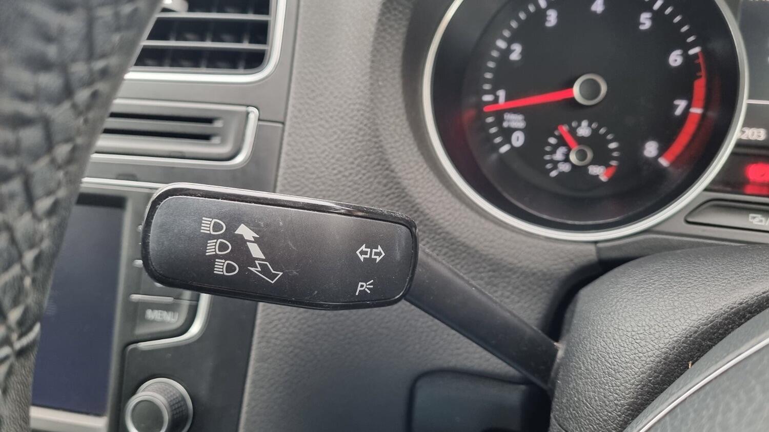 Used Volkswagen Polo 2015 for sale - 76082722: Photo 24
