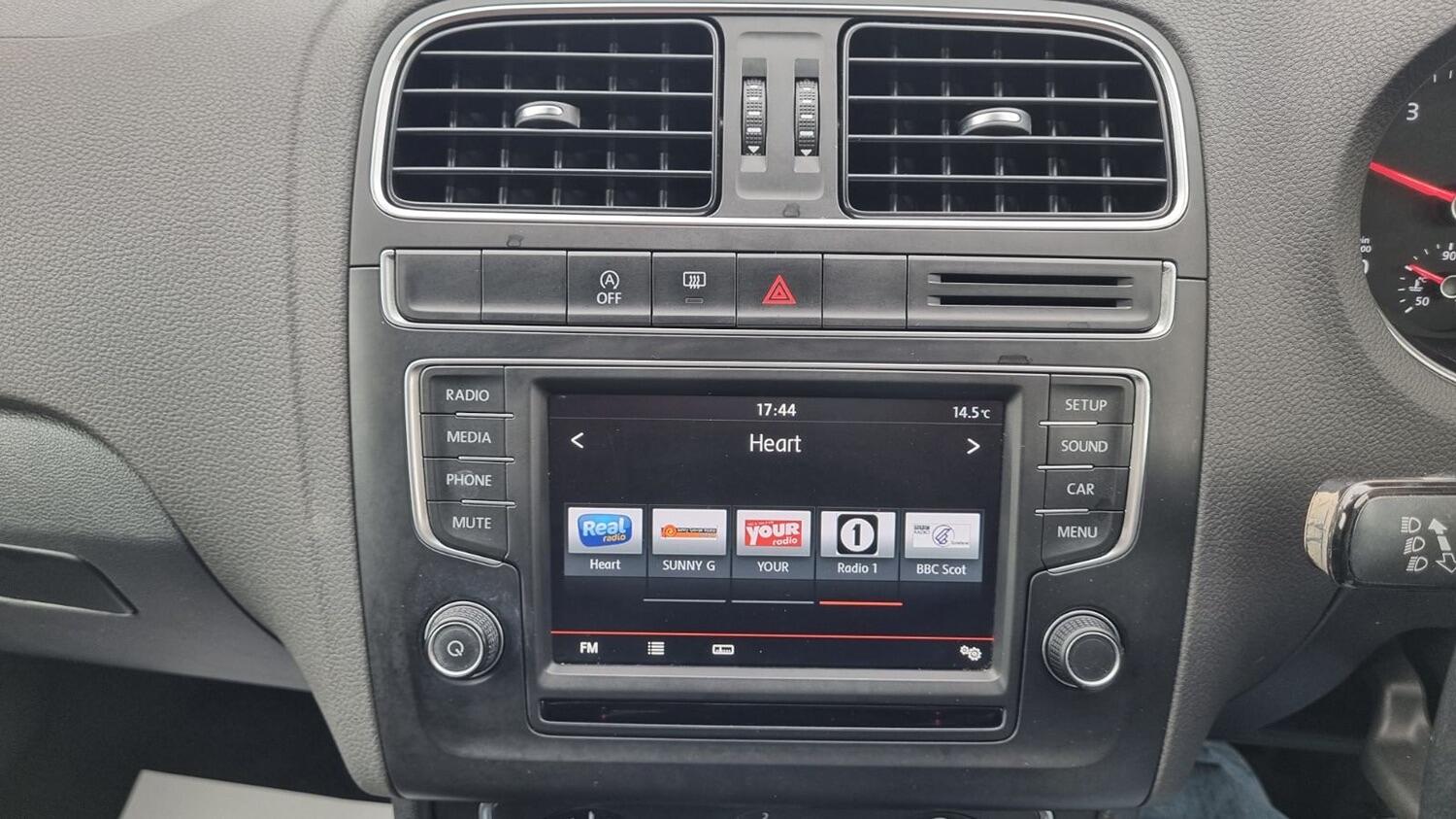 Used Volkswagen Polo 2015 for sale - 76082722: Photo 30