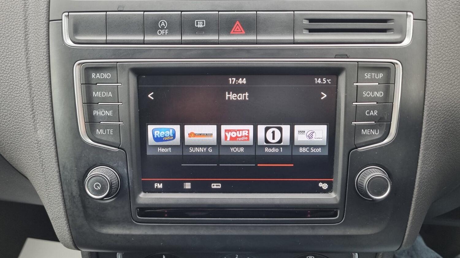 Used Volkswagen Polo 2015 for sale - 76082722: Photo 31