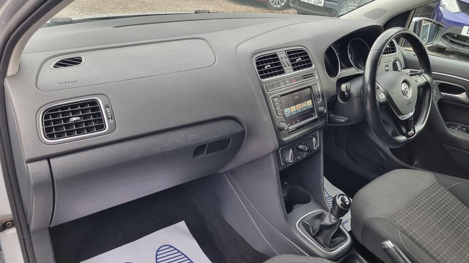 Used Volkswagen Polo 2015 for sale - 76082722: Photo 44