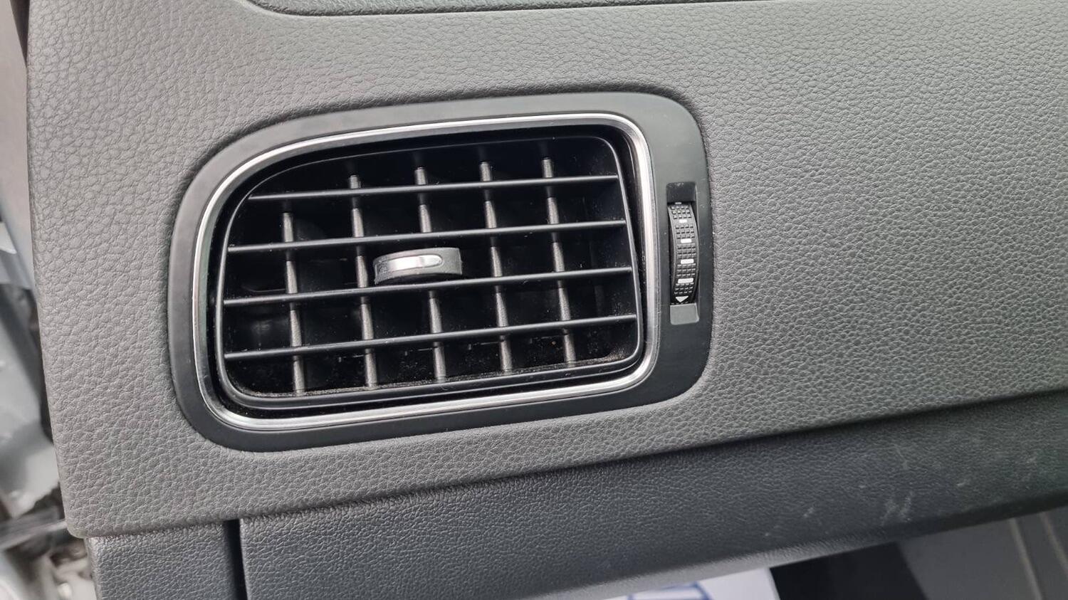 Used Volkswagen Polo 2015 for sale - 76082722: Photo 47