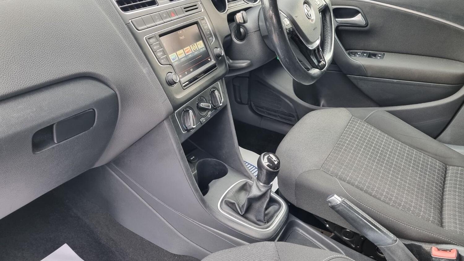 Used Volkswagen Polo 2015 for sale - 76082722: Photo 48