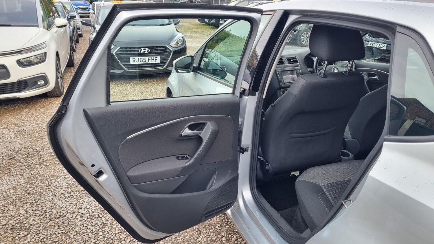 Used Volkswagen Polo 2015 for sale - 76082722: Photo 51