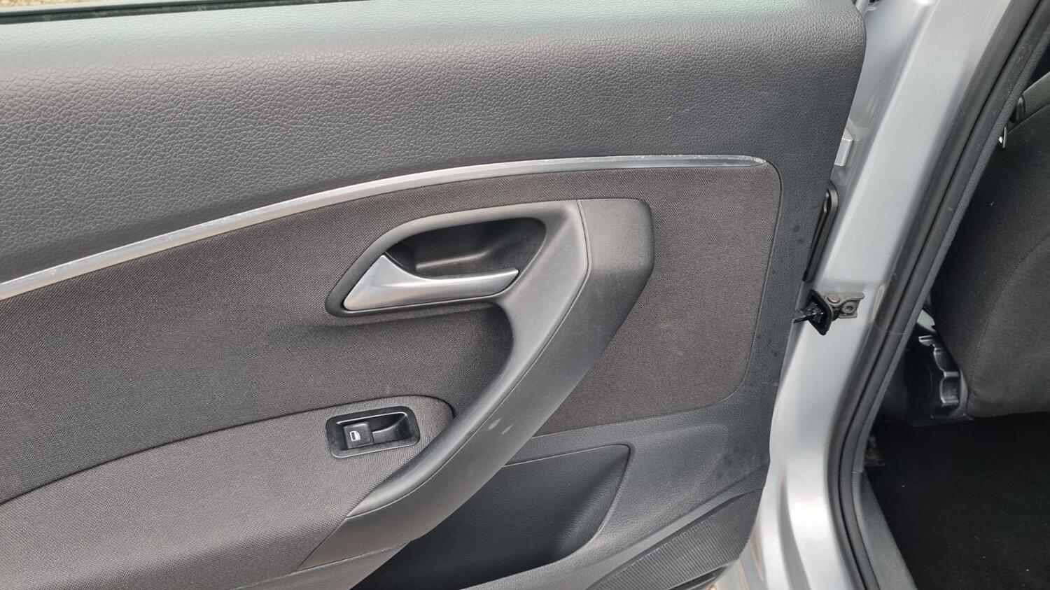 Used Volkswagen Polo 2015 for sale - 76082722: Photo 52