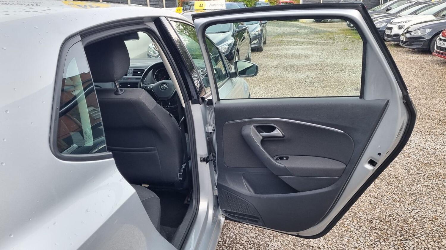 Used Volkswagen Polo 2015 for sale - 76082722: Photo 58