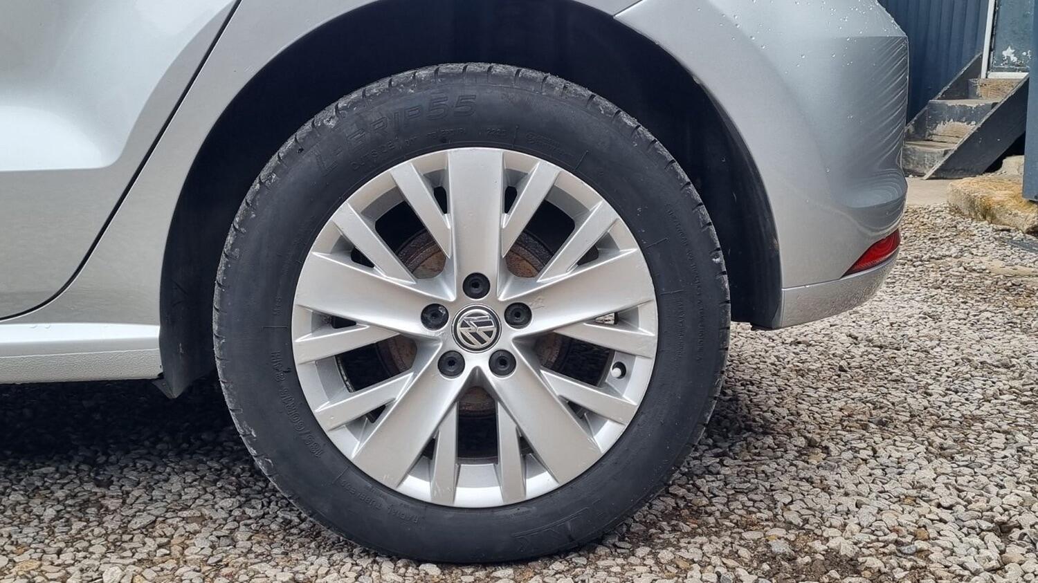 Used Volkswagen Polo 2015 for sale - 76082722: Photo 75