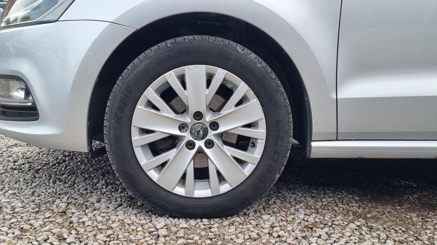 Used Volkswagen Polo 2015 for sale - 76082722: Photo 76