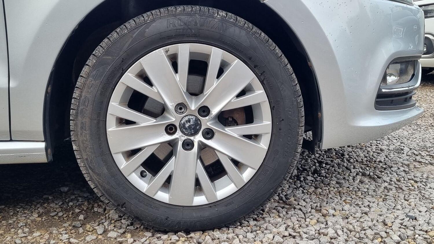 Used Volkswagen Polo 2015 for sale - 76082722: Photo 77