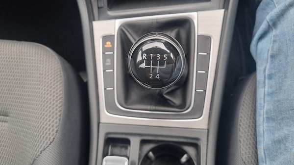 Used Volkswagen Golf 2016 for sale - 75650006: Photo 32