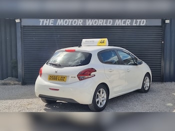 Used Peugeot 208 2017 for sale - 78540411: Photo