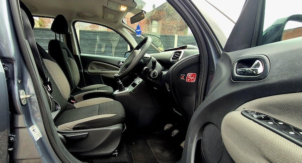 Used Citroen C3 Picasso 2010 for sale - 76314013: Photo 11