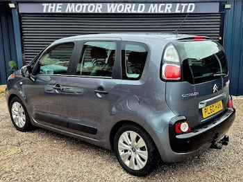 Used Citroen C3 Picasso 2010 for sale - 76314013: Photo 2