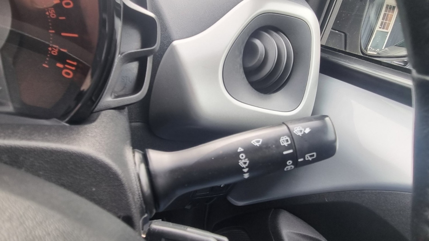 Used Toyota AYGO 2016 for sale - 76531183: Photo 25