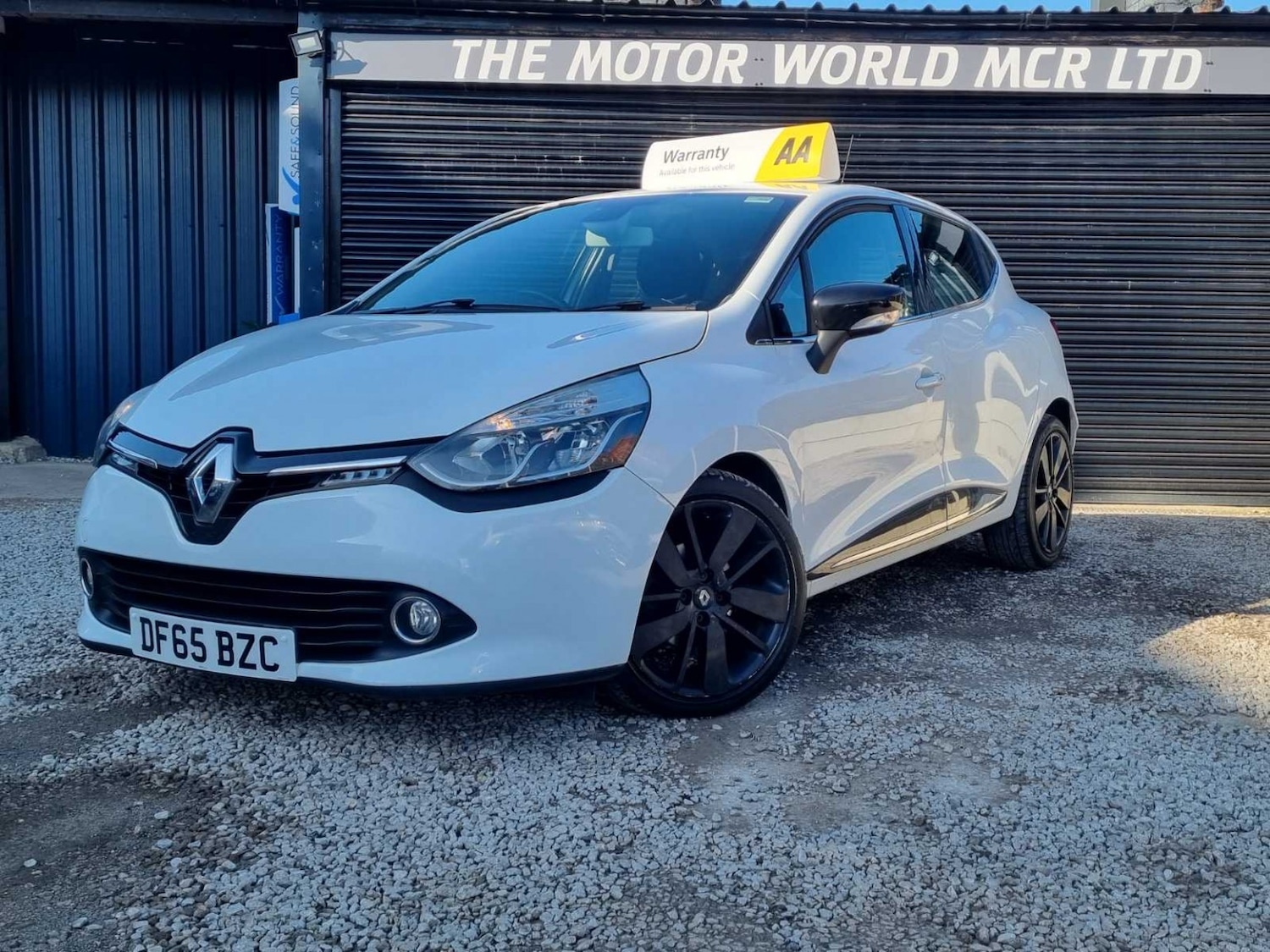 Used Renault Clio 2015 for sale - 77807122: Photo 2