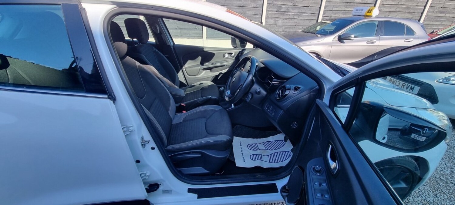 Used Renault Clio 2015 for sale - 77807122: Photo 23