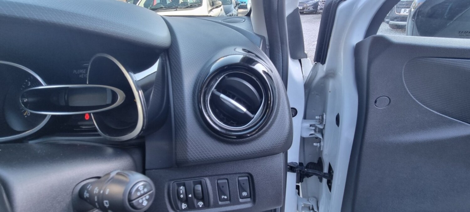 Used Renault Clio 2015 for sale - 77807122: Photo 26