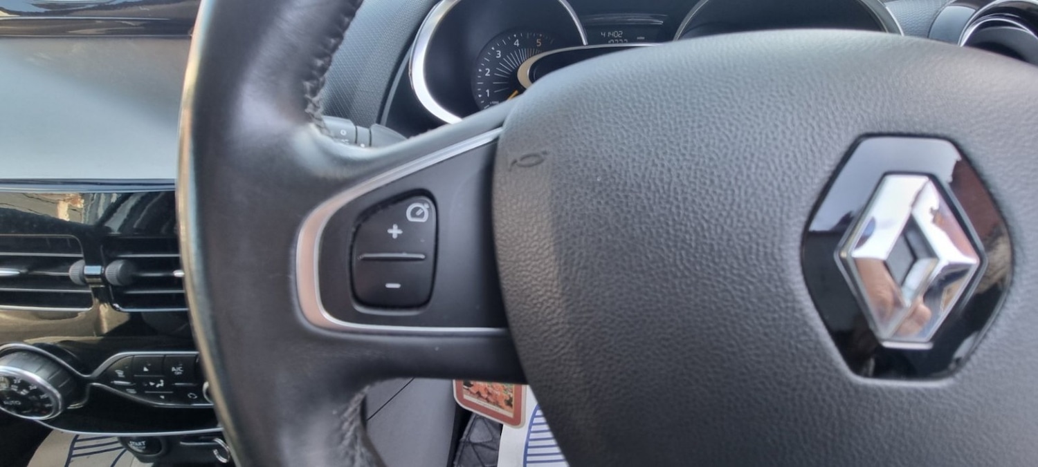 Used Renault Clio 2015 for sale - 77807122: Photo 30