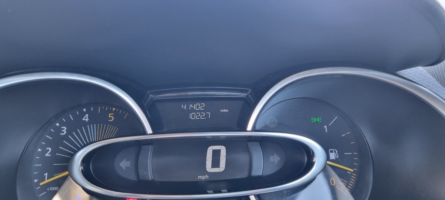 Used Renault Clio 2015 for sale - 77807122: Photo 32