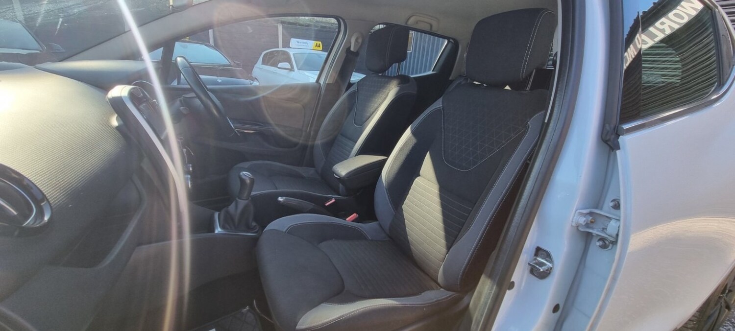 Used Renault Clio 2015 for sale - 77807122: Photo 49