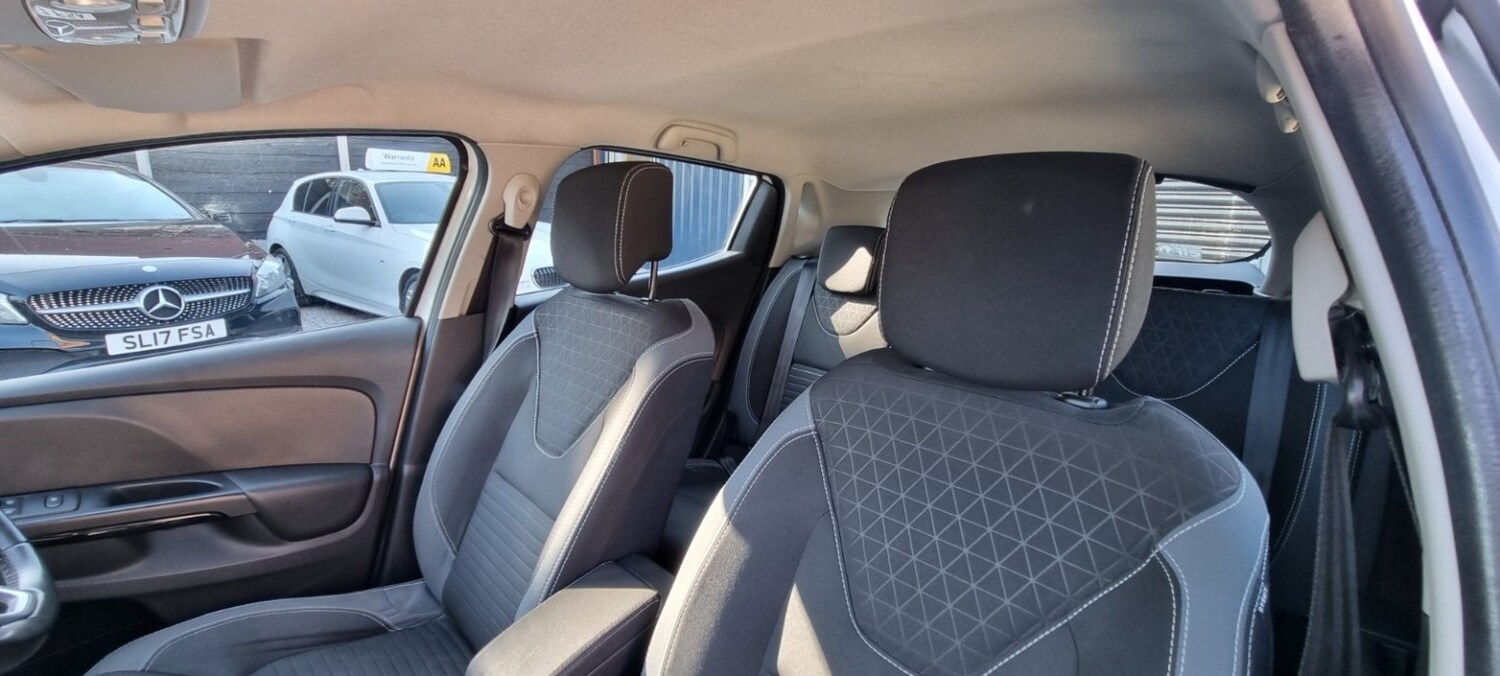 Used Renault Clio 2015 for sale - 77807122: Photo 52