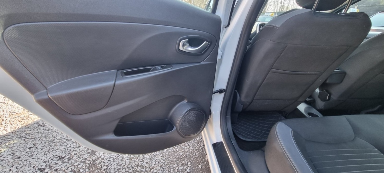 Used Renault Clio 2015 for sale - 77807122: Photo 54