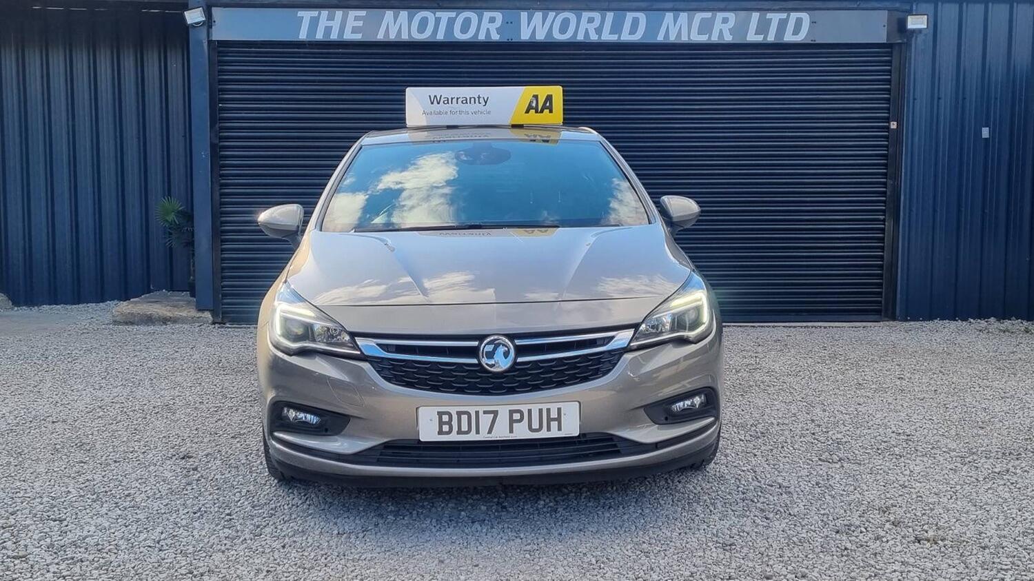 Used Vauxhall Astra 2017 for sale - 76076050: Photo 2