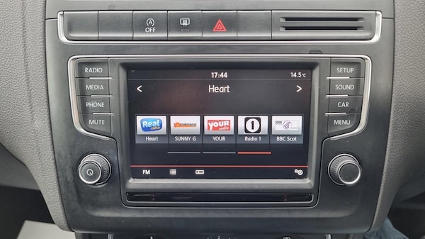 Used Volkswagen Polo 2015 for sale - 76268609: Photo 31