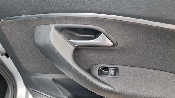 Used Volkswagen Polo 2015 for sale - 76268609: Photo 59