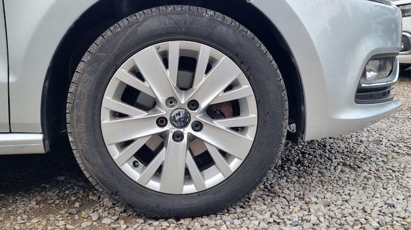 Used Volkswagen Polo 2015 for sale - 76268609: Photo 77