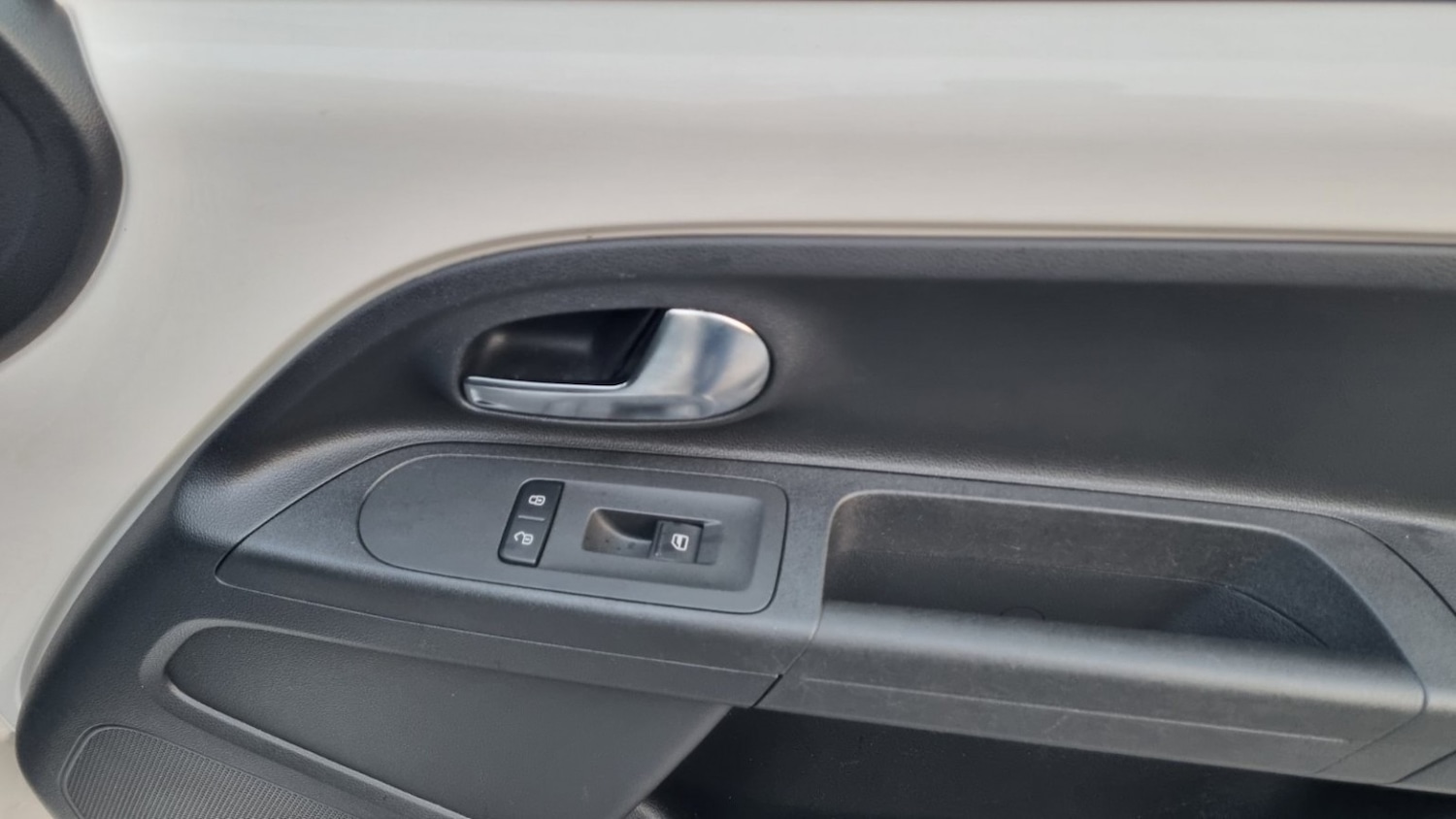 Used Volkswagen up! 2015 for sale - 76951043: Photo 17