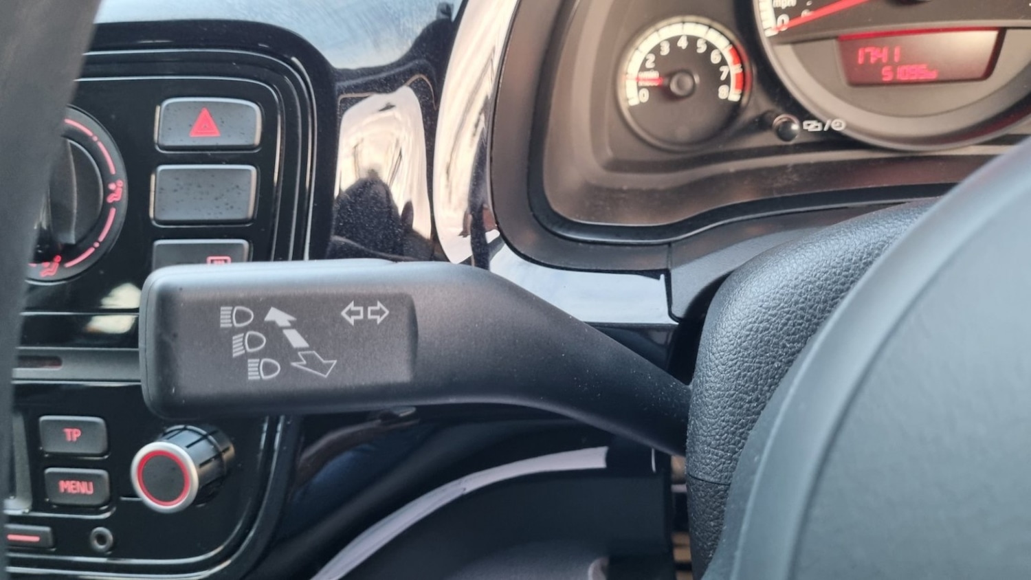 Used Volkswagen up! 2015 for sale - 76951043: Photo 28