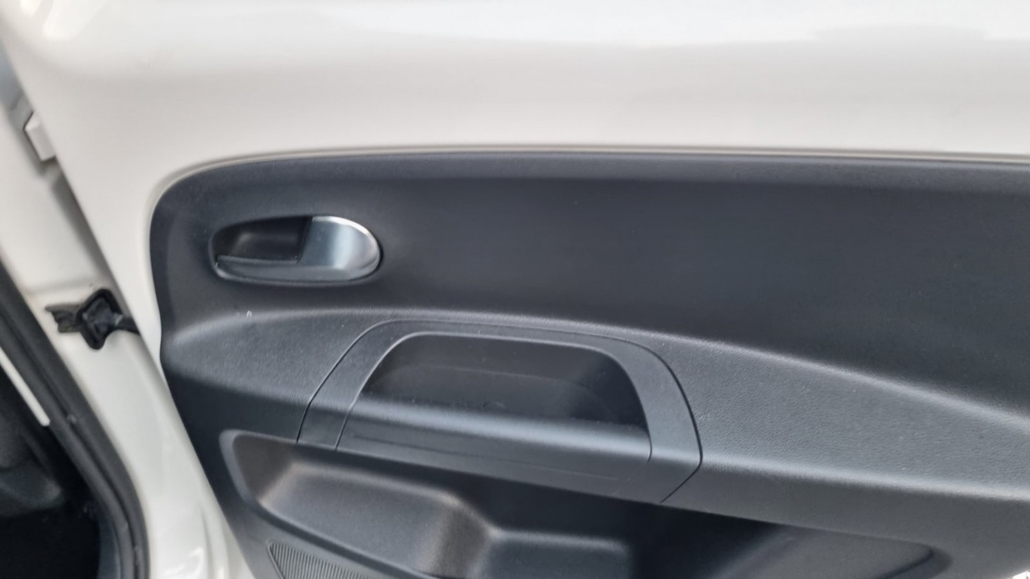 Used Volkswagen up! 2015 for sale - 76951043: Photo 53