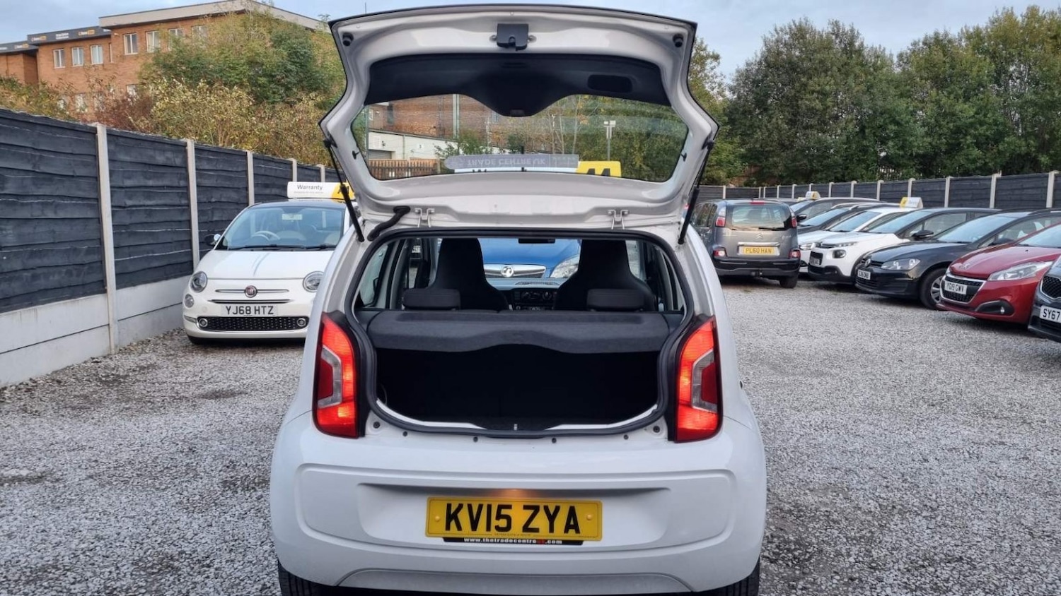 Used Volkswagen up! 2015 for sale - 76951043: Photo 59