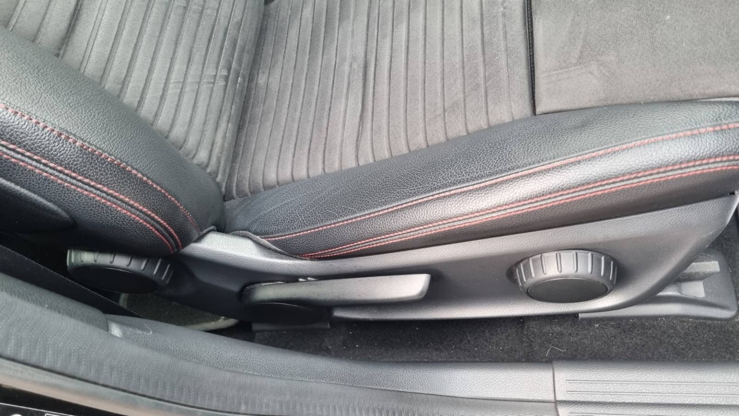 Used Mercedes-Benz A-Class 2017 for sale - 77363573: Photo 46