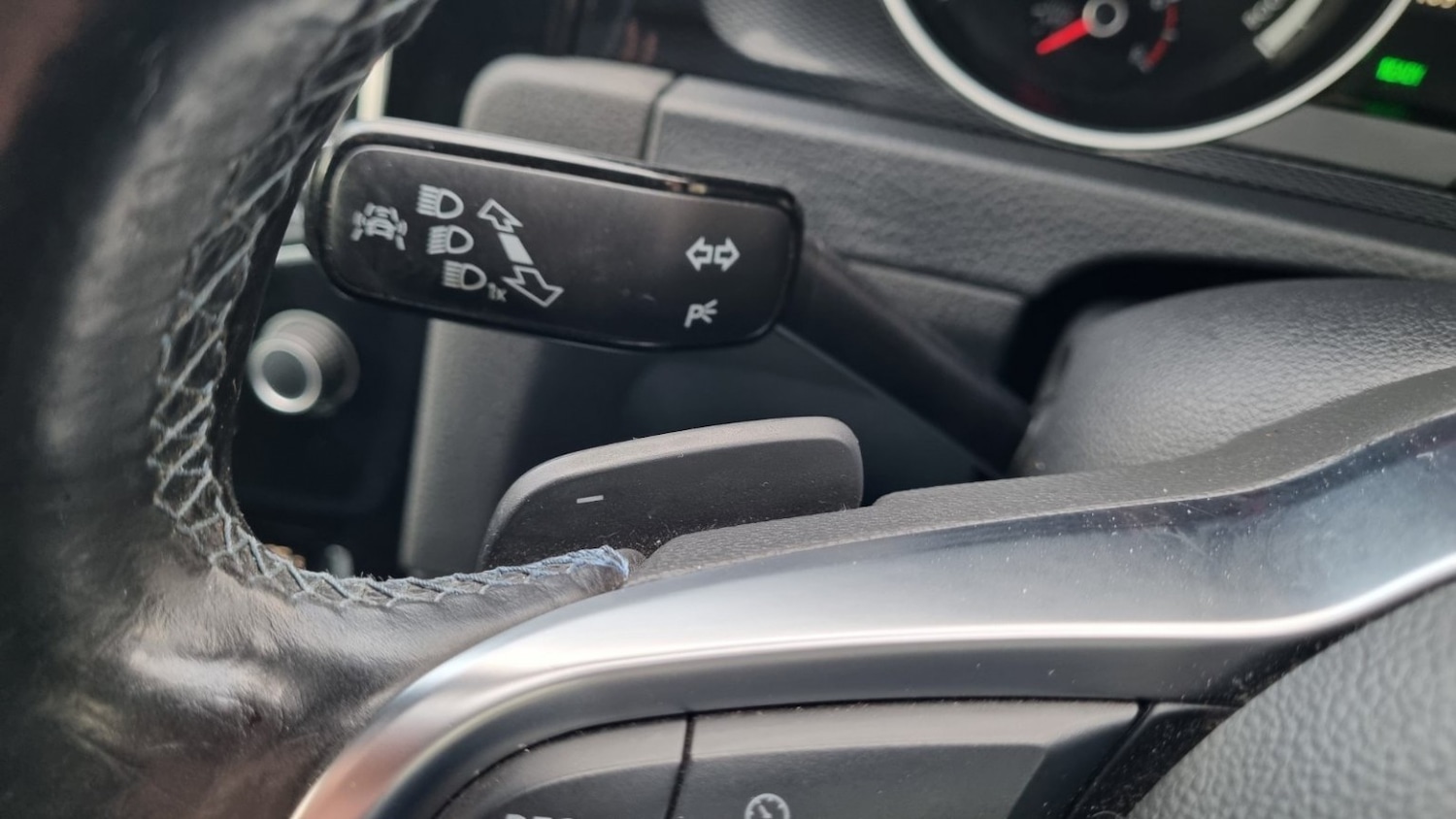 Used Volkswagen Golf 2015 for sale - 76848710: Photo 28