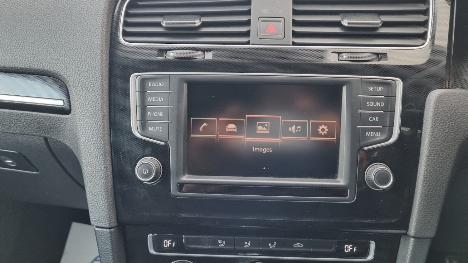 Used Volkswagen Golf 2015 for sale - 76848710: Photo 32