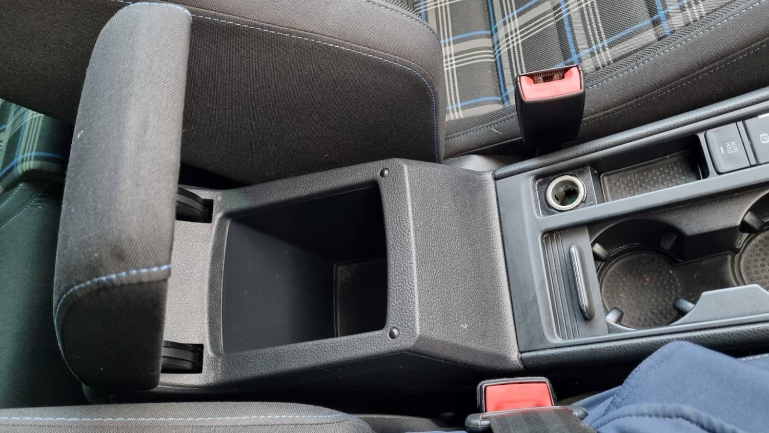 Used Volkswagen Golf 2015 for sale - 76848710: Photo 42