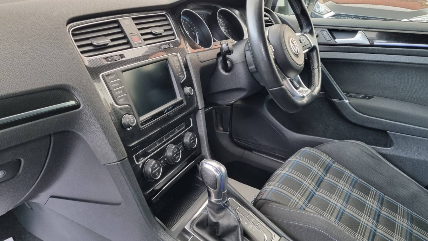 Used Volkswagen Golf 2015 for sale - 76848710: Photo 49