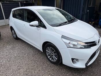 2017 - 1.6 D-4D Icon 5-Door