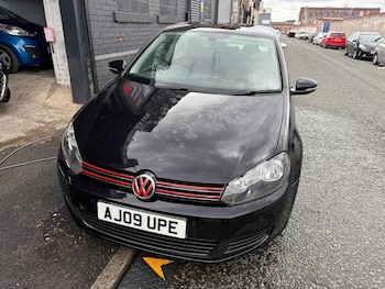 Volkswagen - Golf