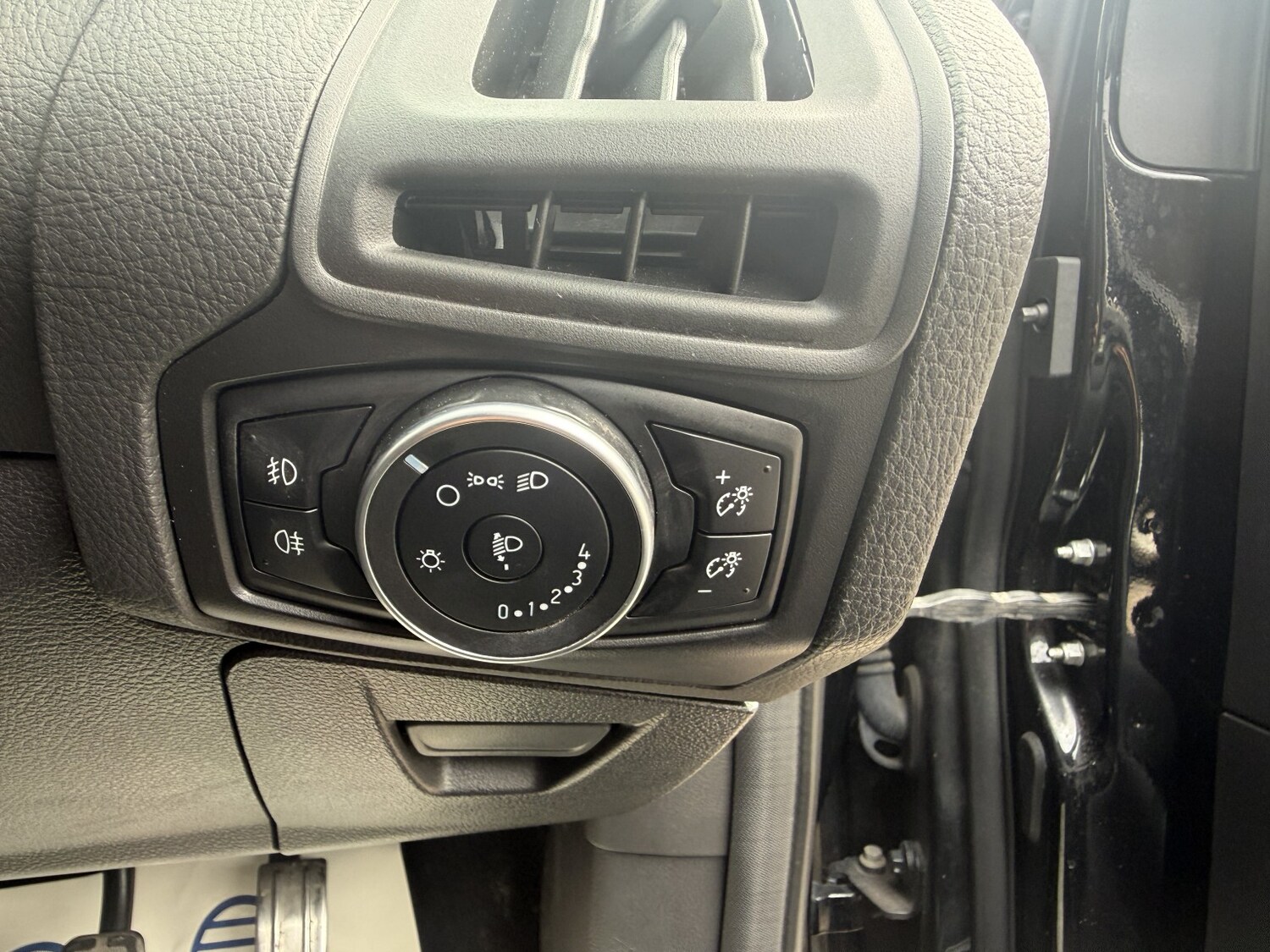 Used Ford Focus 2018 for sale - 78038932: Photo 11