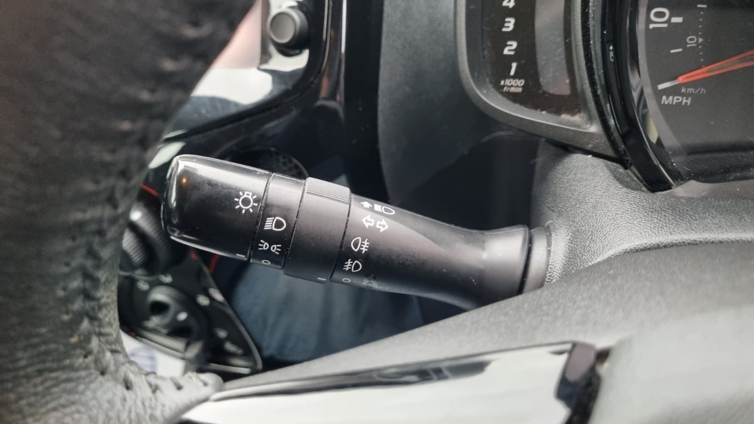 Used Toyota AYGO 2015 for sale - 76531197: Photo 31