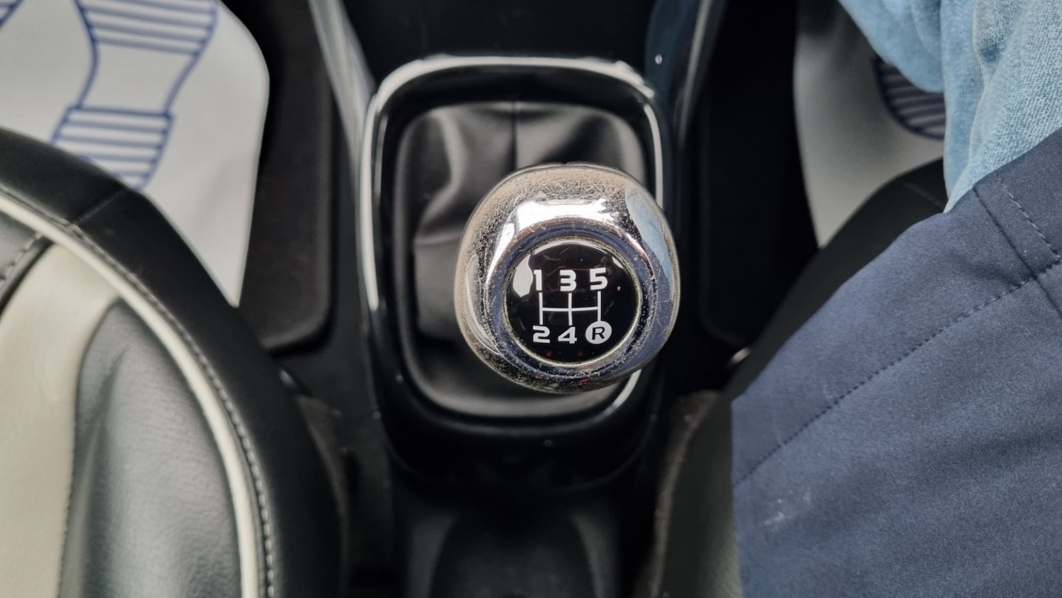 Used Toyota AYGO 2015 for sale - 76531197: Photo 37