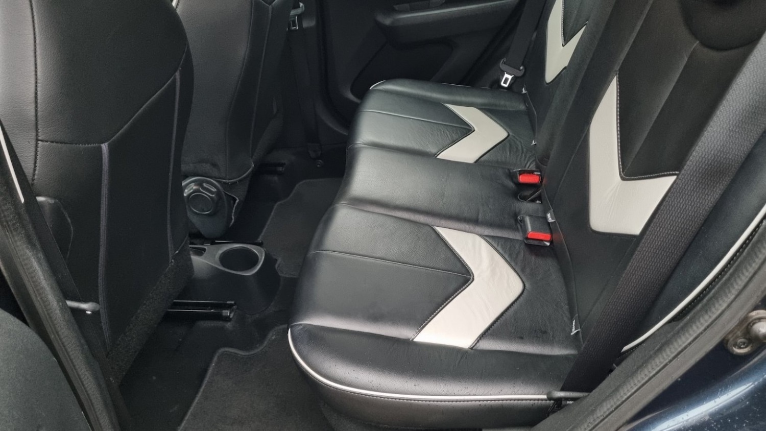 Used Toyota AYGO 2015 for sale - 76531197: Photo 56